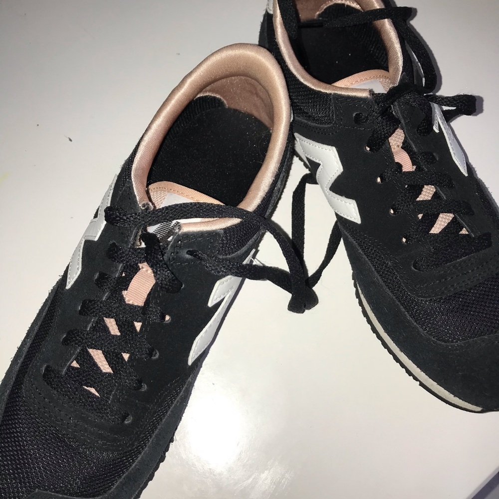 Black new balance sneakers